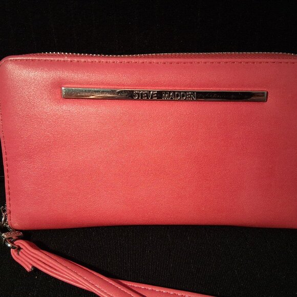 Wristlet, Steve Madden - Zip Around - Pink - Picture 2 of 13
